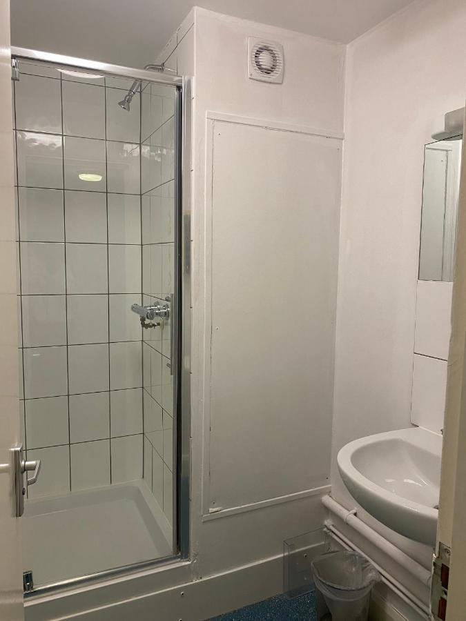 لندن Charming Rooms For Students Only, Cricklewood Lane - Sk المظهر الخارجي الصورة