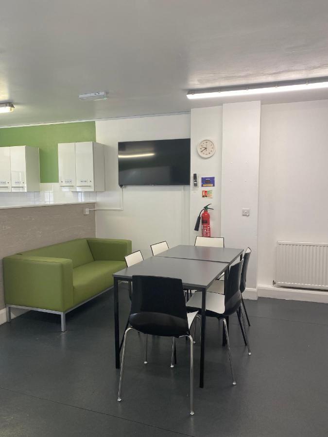 لندن Charming Rooms For Students Only, Cricklewood Lane - Sk المظهر الخارجي الصورة